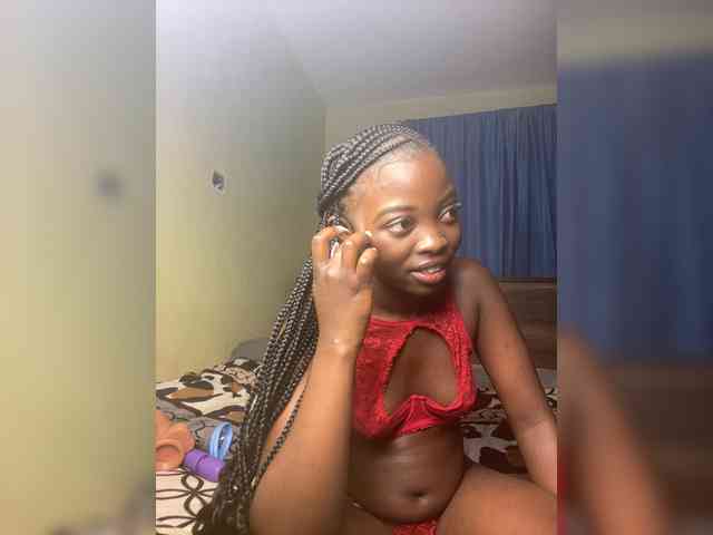 Hotpetite555 webcam