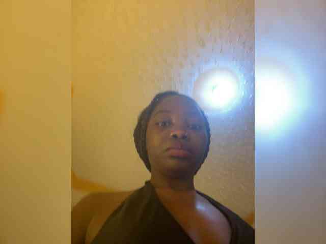 Hotpetite555 webcam