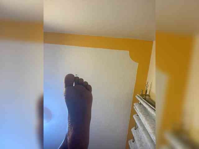 Hotpetite555 webcam