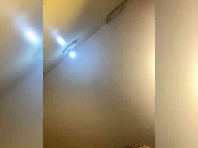 Hotpetite555 webcam