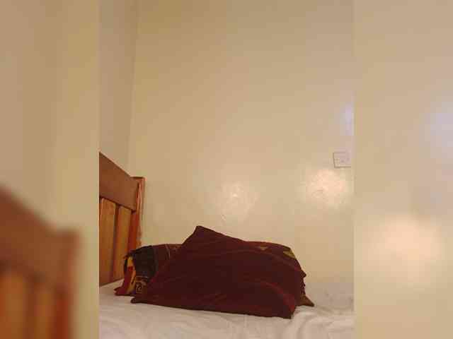 Hotpetite555 webcam