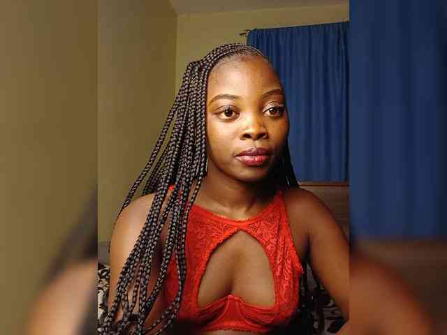 Hotpetite555 webcam