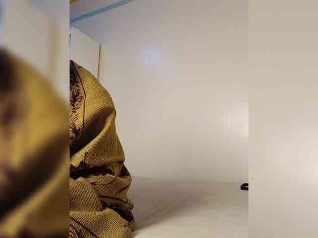 Hotpetite555 webcam