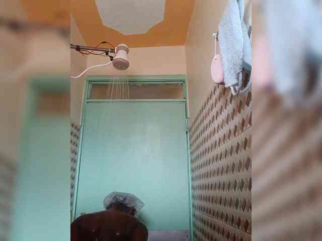Hotpetite555 webcam