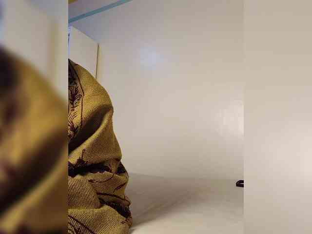 Hotpetite555 webcam