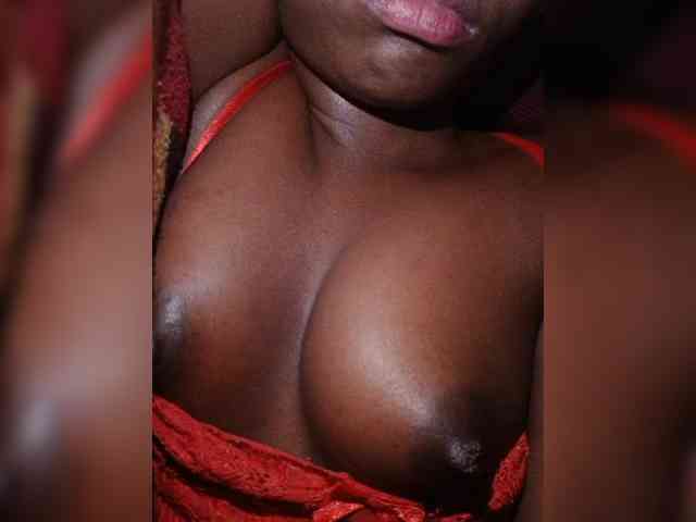 Hotpetite555 webcam