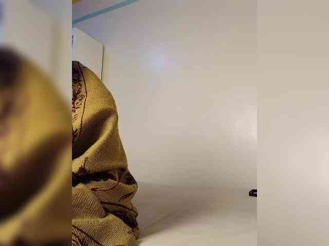 Hotpetite555 webcam