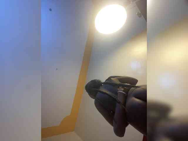 Hotpetite555 webcam