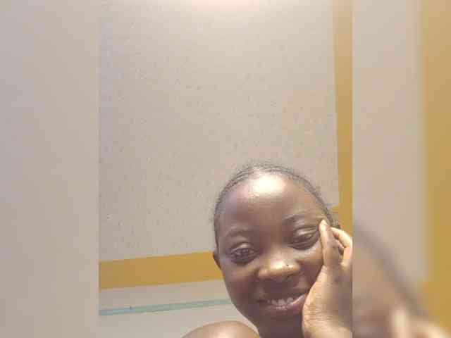 Hotpetite555 webcam