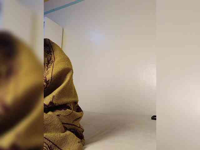 Hotpetite555 webcam