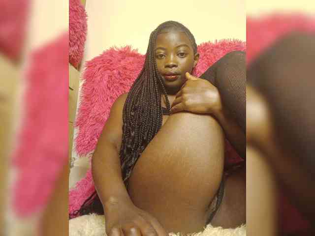 Modella: Hotpetite555