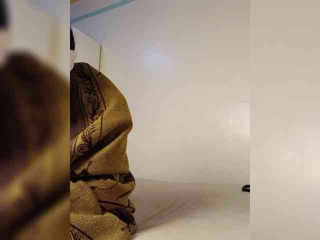 Hotpetite555 webcam