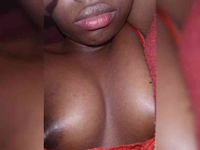 Hotpetite555 webcam