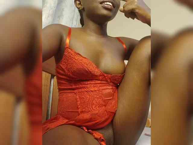Hotpetite555 webcam