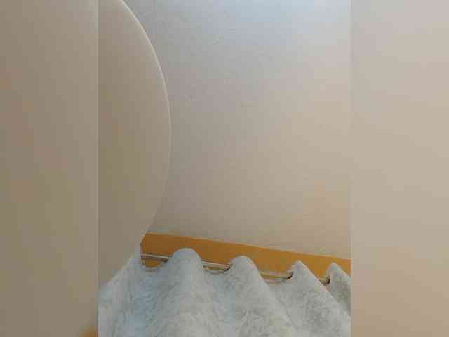 Hotpetite555 webcam