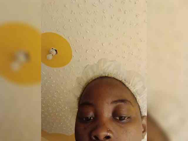 Hotpetite555 webcam