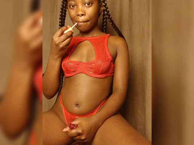 Hotpetite555 webcam