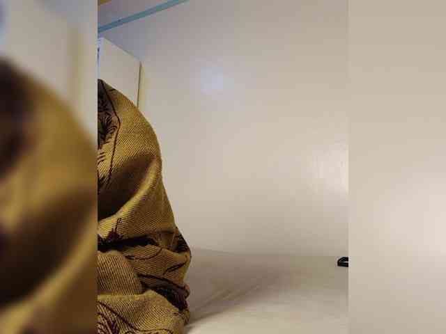 Hotpetite555 webcam
