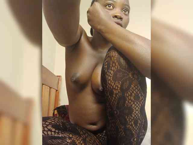 Hotpetite555 webcam