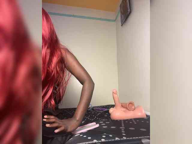 Hotpetite555 webcam