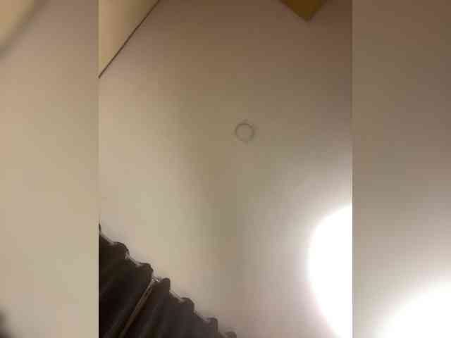 Hotpetitechic webcam