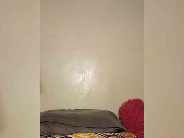 Hotpetitechic webcam