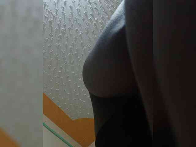 Hotpetite555 webcam