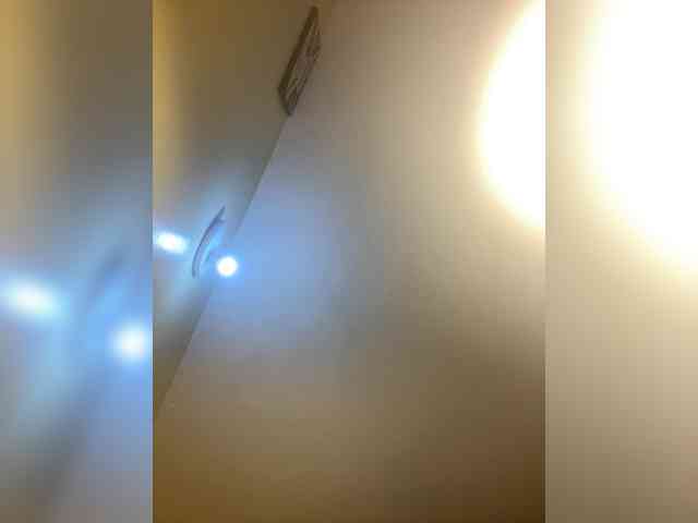 Hotpetite555 webcam