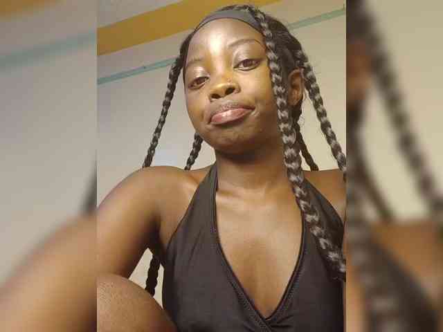 Model: Hotpetite555