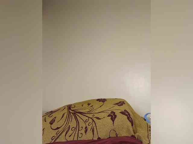 Hotpetite555 webcam