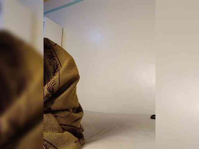 Hotpetite555 webcam