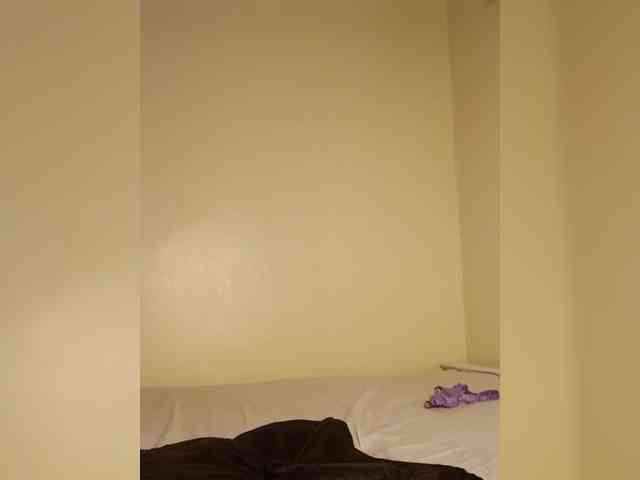 Hotpetite555 webcam
