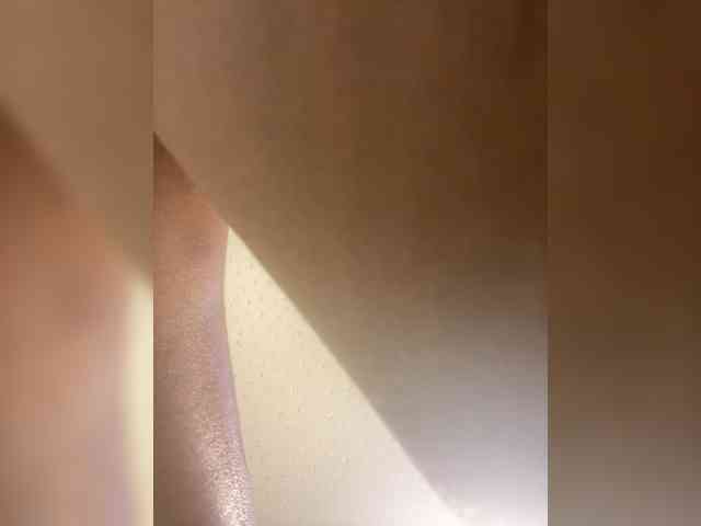 Hotpetite555 webcam