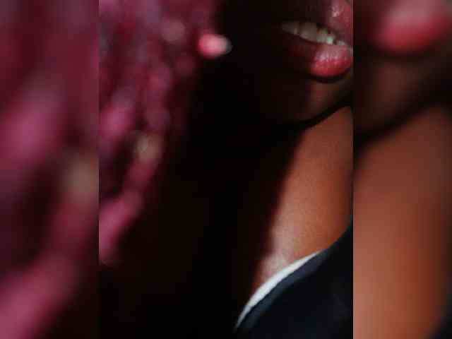 Hotpetite555 webcam