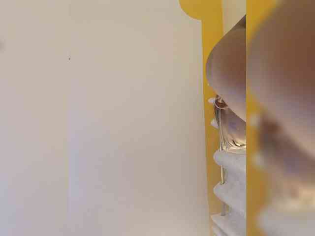 Hotpetite555 webcam