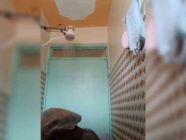Hotpetite555 webcam