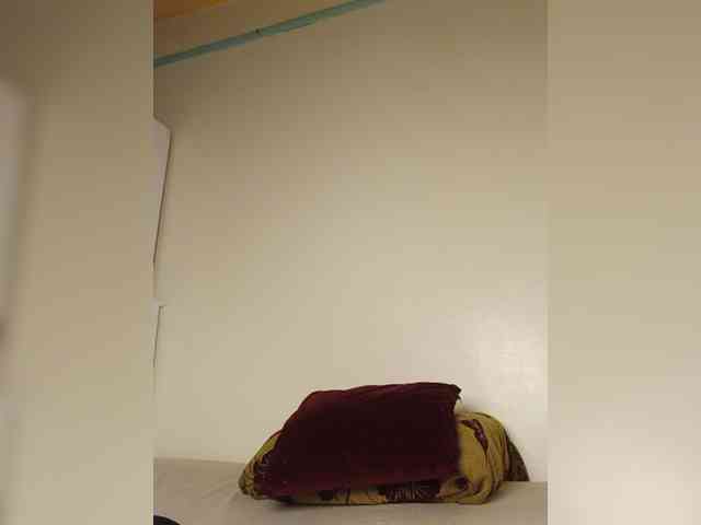 Hotpetite555 webcam
