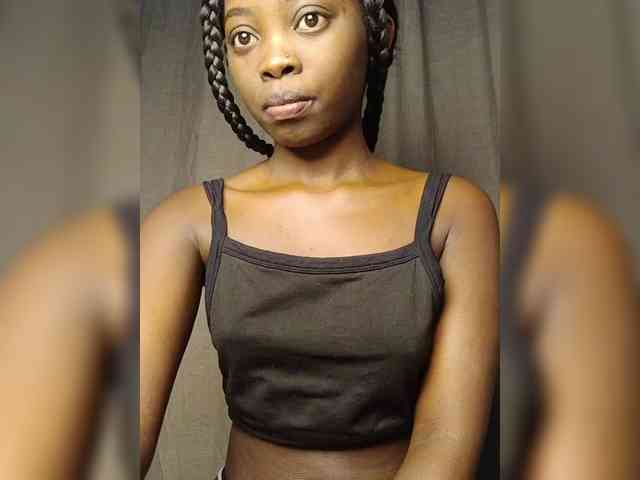 Hotpetite555 webcam