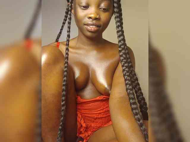 Hotpetite555 webcam