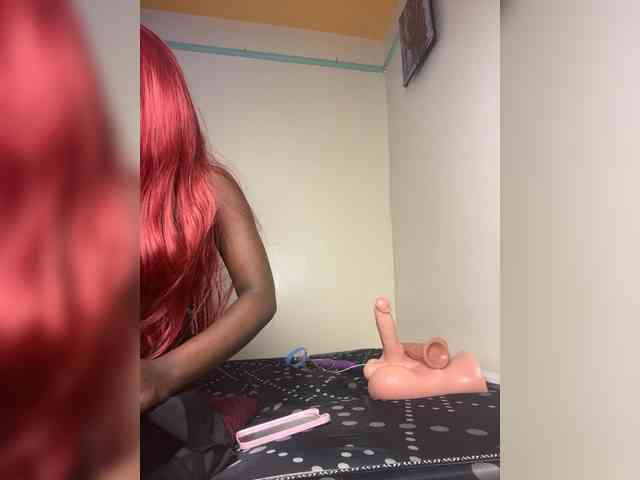Hotpetite555 webcam