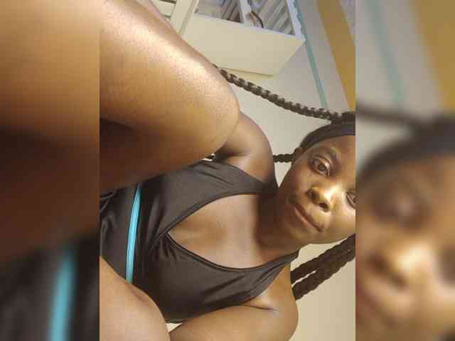 Hotpetite555 webcam