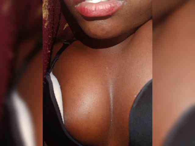 Hotpetite555 webcam