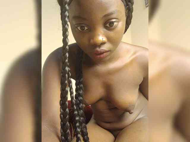 Hotpetite555 webcam