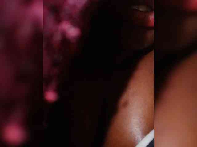 Hotpetite555 webcam