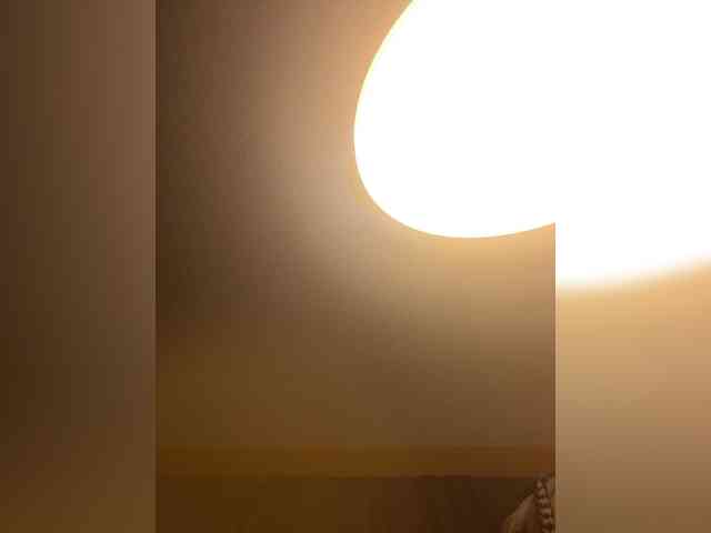 Hotpetite555 webcam