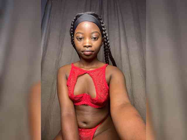 Hotpetite555 webcam