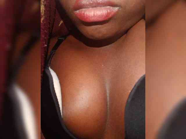 Hotpetite555 webcam