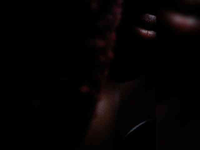 Hotpetite555 webcam
