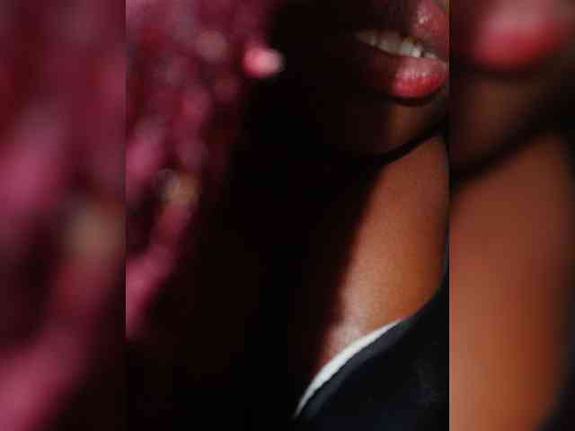 Hotpetite555 webcam