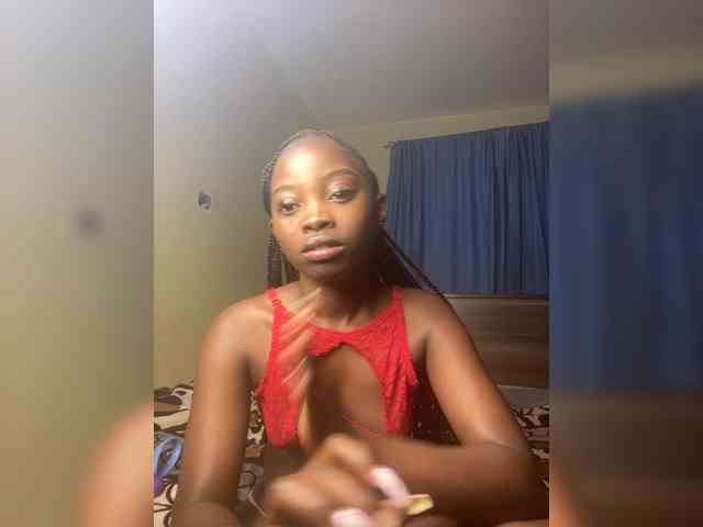 Hotpetite555 webcam